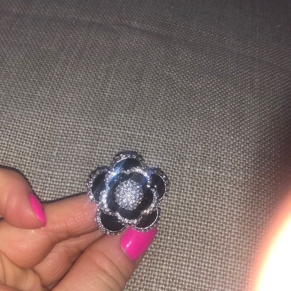 Cookie Lee Jewelry - Cookie Lee flower ring